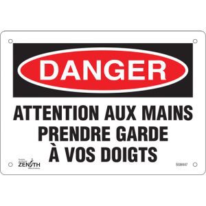 "Prendre Garde À Vos Doigts" Sign
