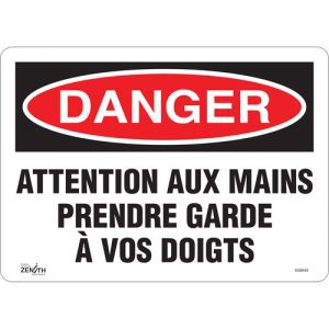 "Prendre Garde À Vos Doigts" Sign