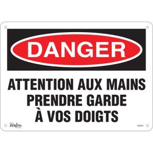 "Prendre Garde À Vos Doigts" Sign
